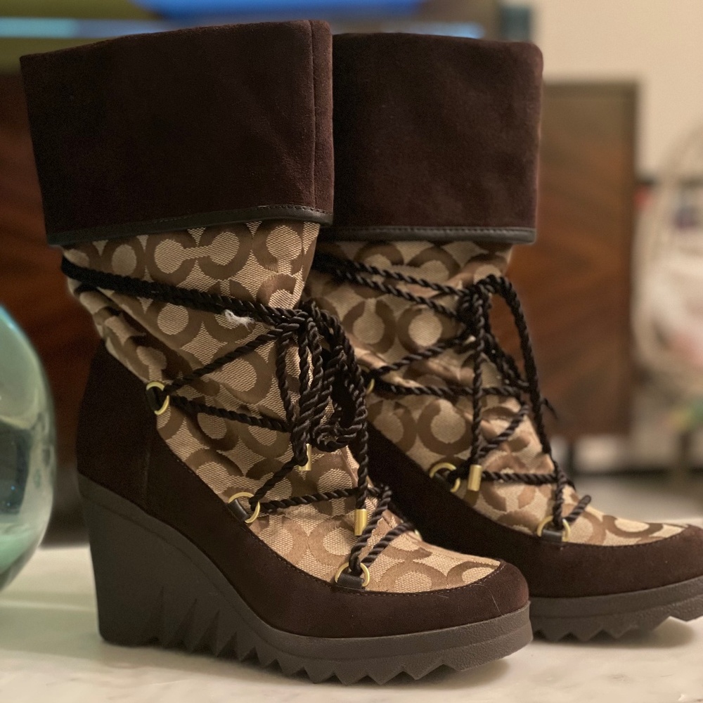 Coach Maisy in Brown Sz 6